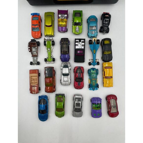 Hot Wheels 23 Mixed Cars Collector Case Holds 100 Cars Vintage To Modern 1973-20 - Picture 5 of 6